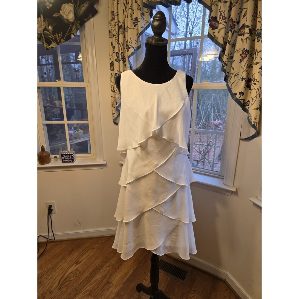 SLNY Scoop Tiered‎ Formal Chiffon Dress Size 10 White Very Pretty